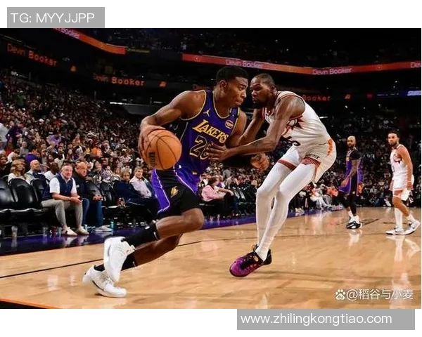 洛杉矶湖人队锋线大将攻防两端展现关键价值，成球队不可或缺拼图